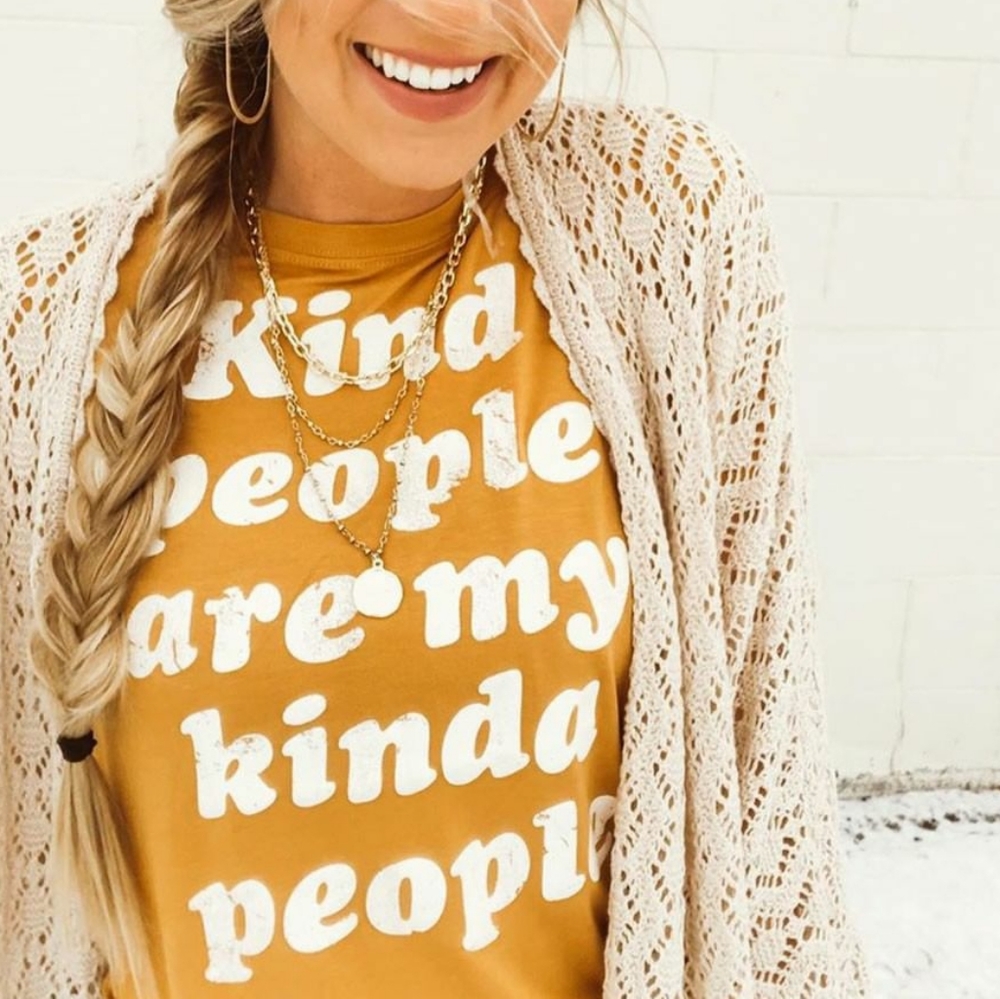 🌻Kind Graphic Tee